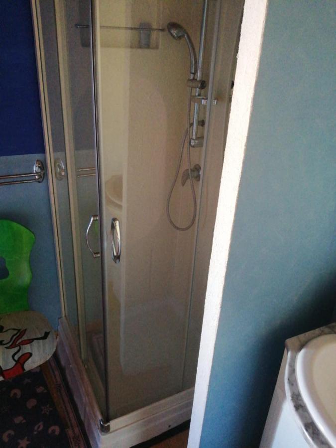 Ostello Les Toiles Filantes Empurany Esterno foto