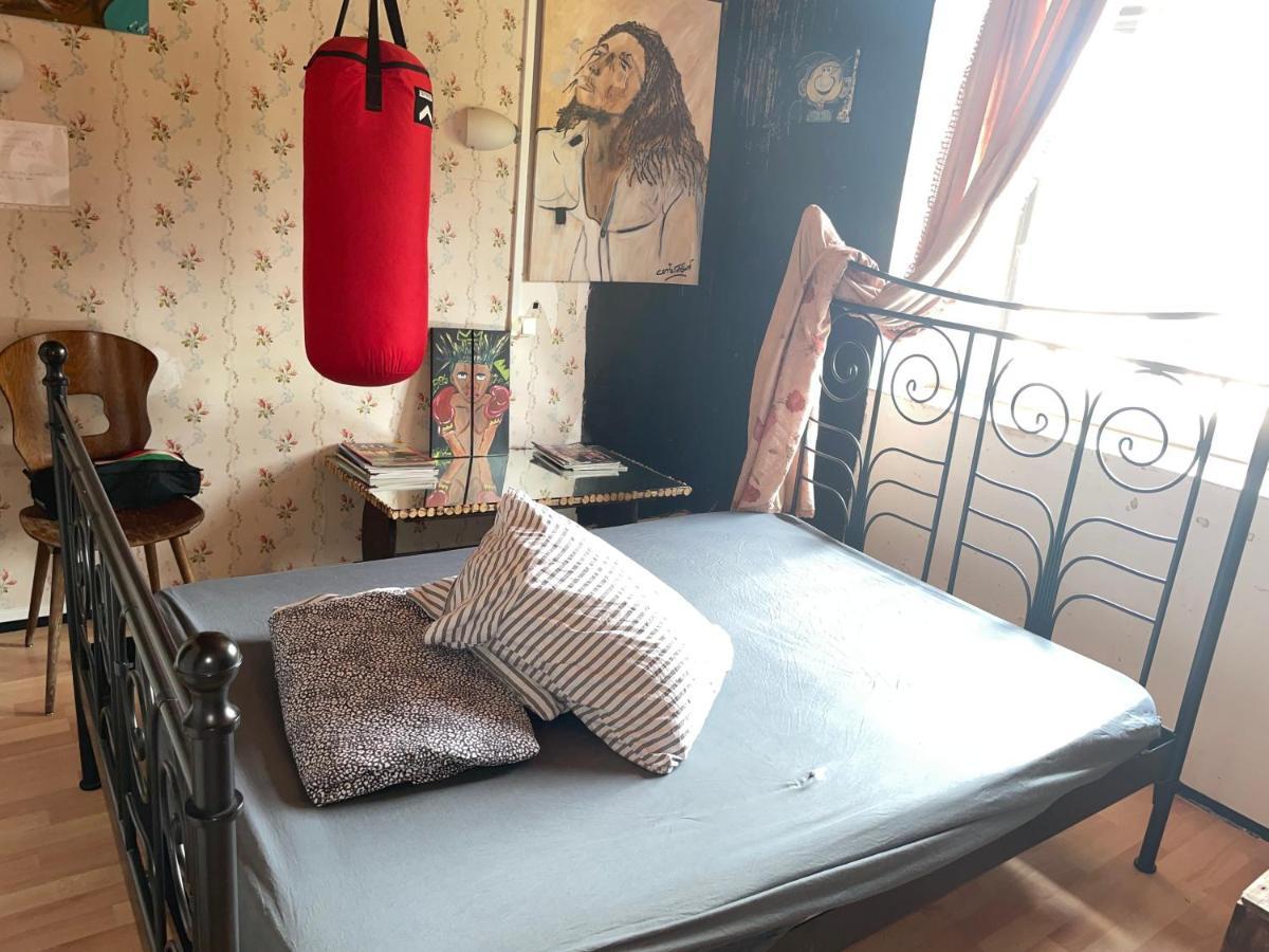 Ostello Les Toiles Filantes Empurany Esterno foto